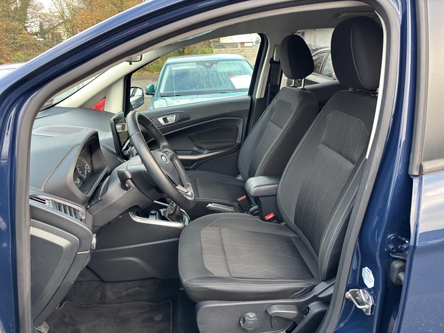 Fahrzeugabbildung Ford EcoSport 1.0 EcoBoost Cool & Connect Navi,SHZ,LM