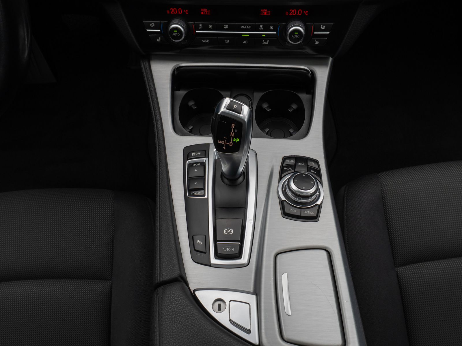 Fahrzeugabbildung BMW 520d Kamera Glasdach HUD HiFi Komfort Alarm AHK