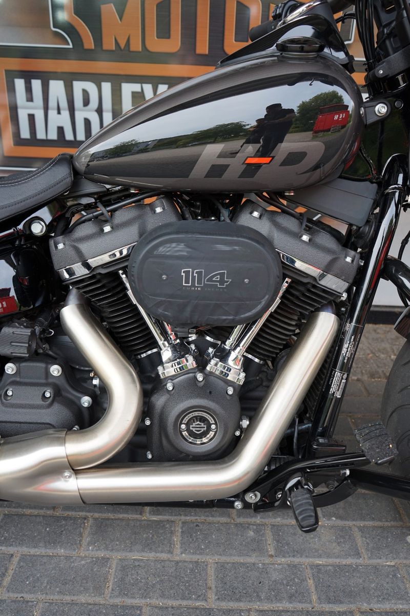 Fahrzeugabbildung Harley-Davidson Softail Fat Bob mit Jekill & Hyde