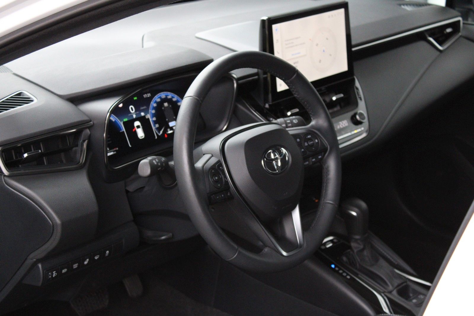 Fahrzeugabbildung Toyota Corolla 1.8 Hybrid Team D