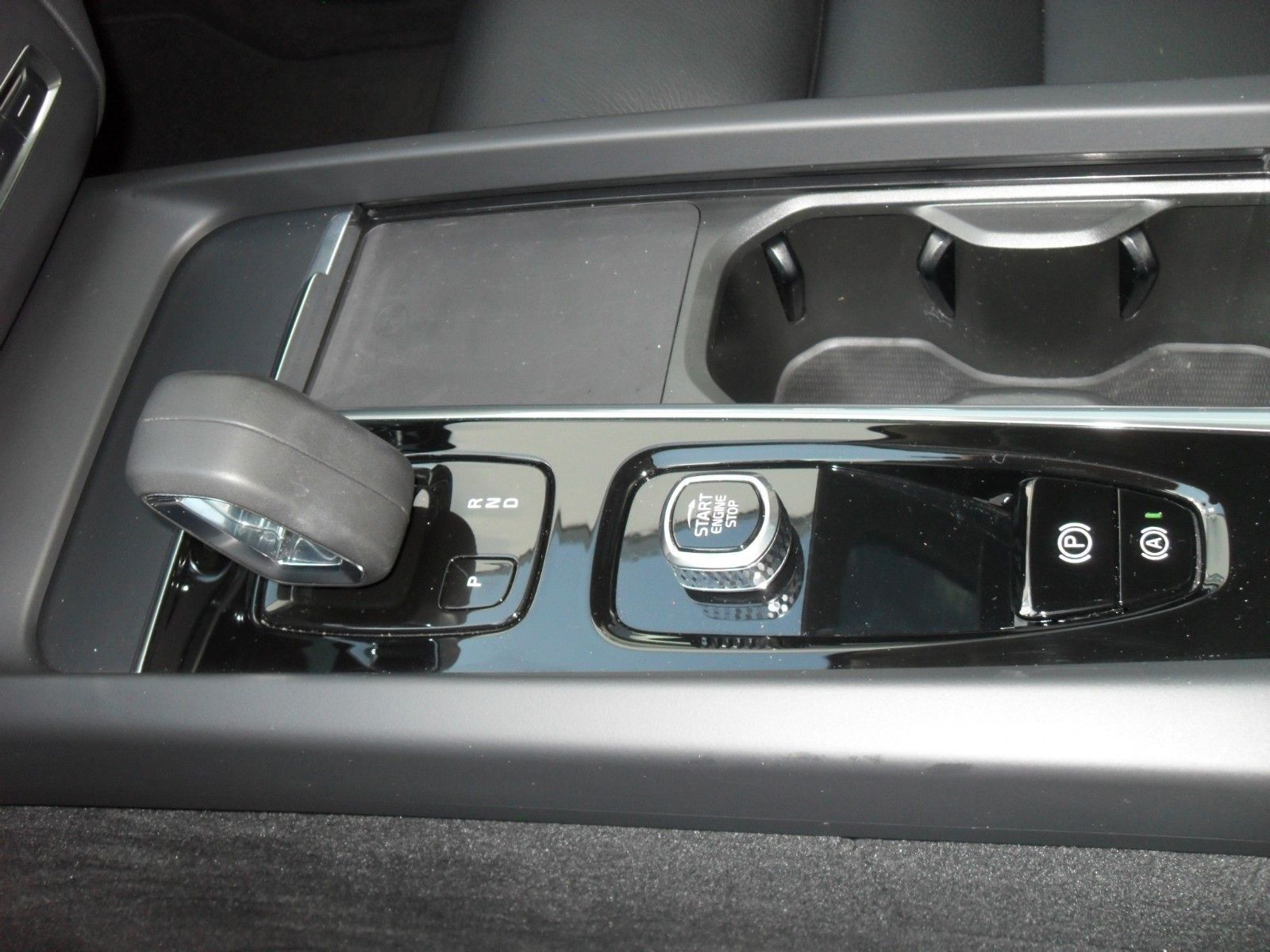Fahrzeugabbildung Volvo XC60 T6  Inscription Expression