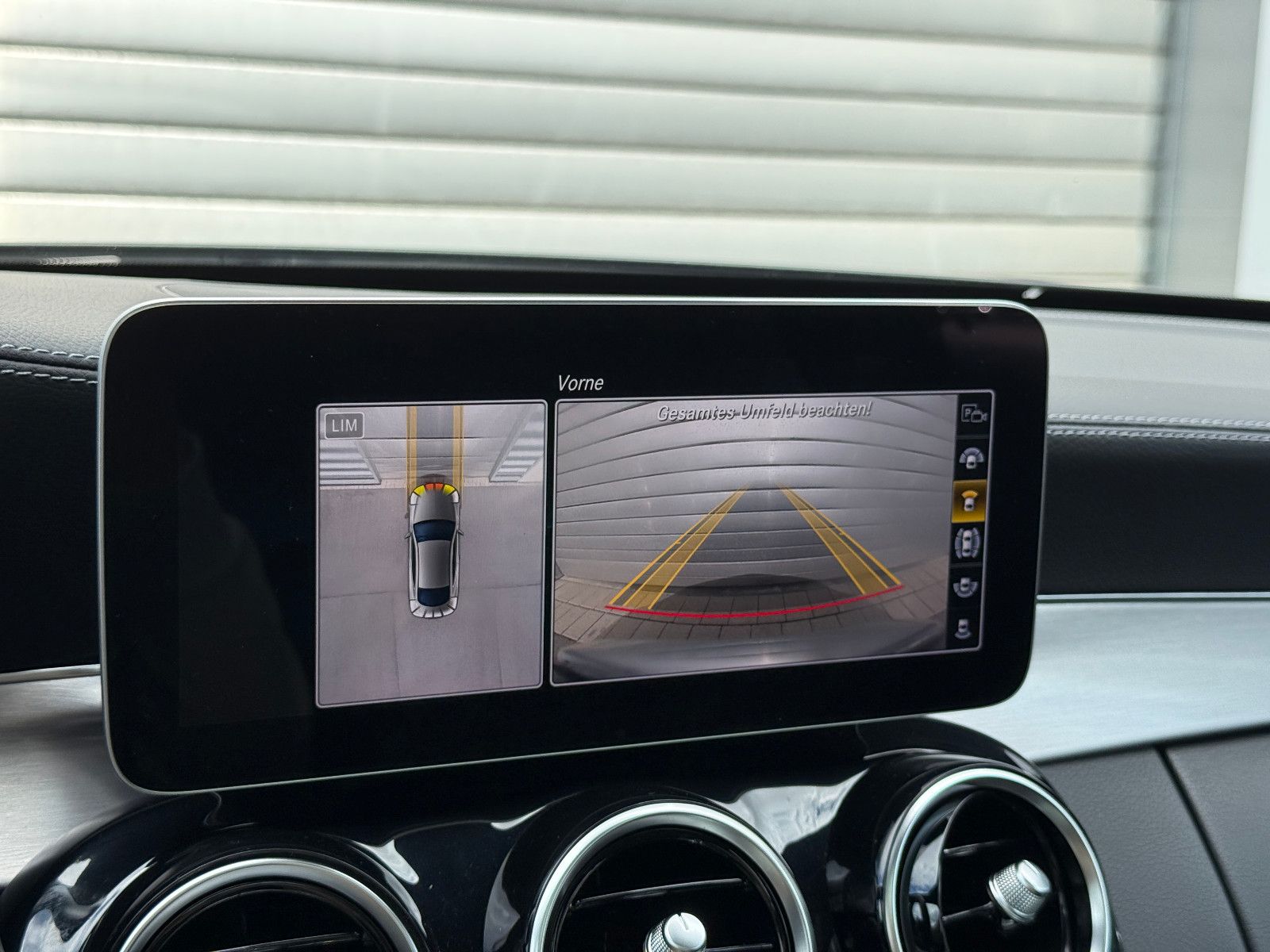 Fahrzeugabbildung Mercedes-Benz C 220d Coupe AMG Burmester Pano Night-Paket 360°
