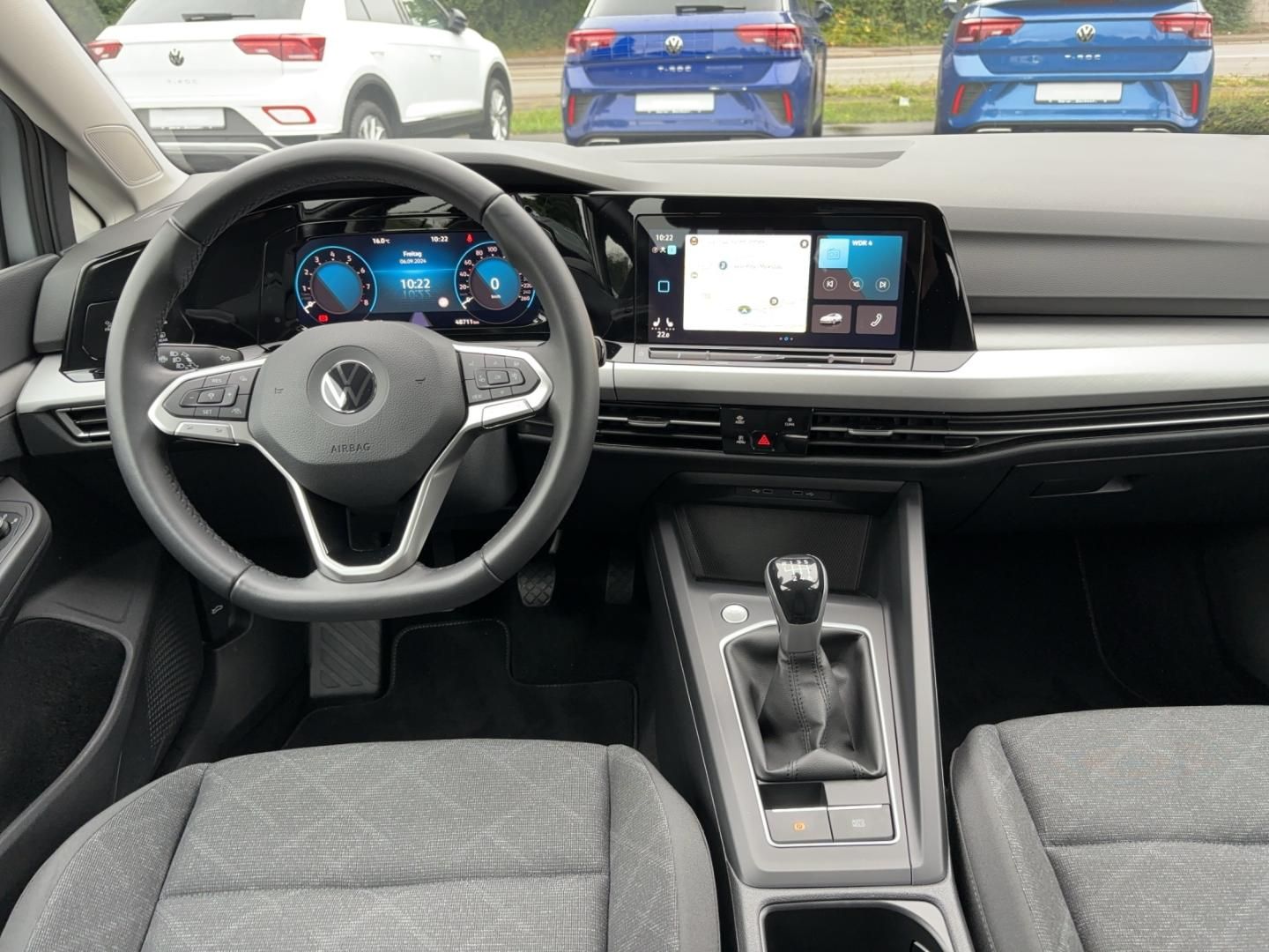 Fahrzeugabbildung Volkswagen Golf Life VIII 1.5 TSI,Navi,ACC,SH,Rückfahrkamer