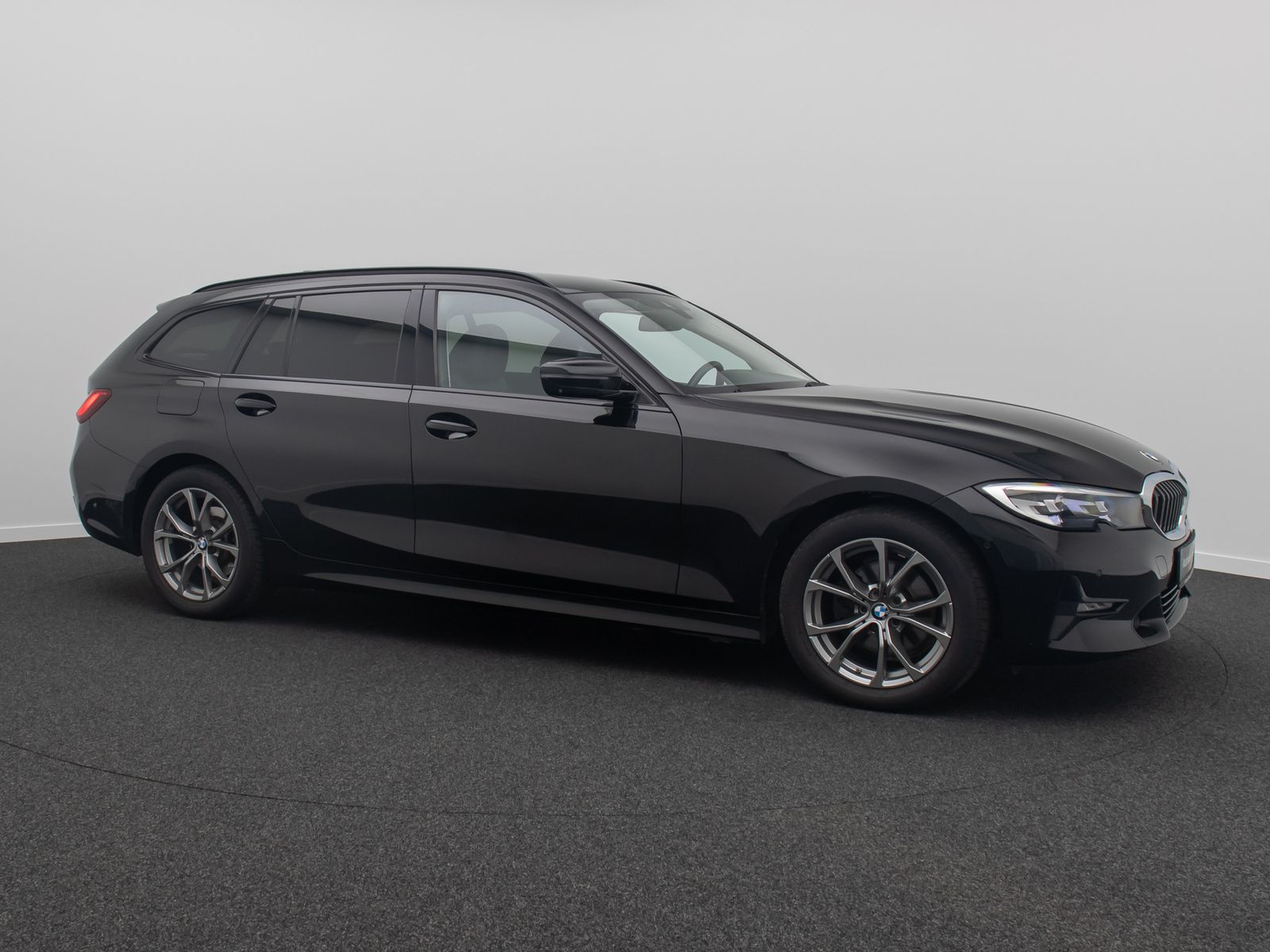 Fahrzeugabbildung BMW 320d Sport Line HUD 360°Komfort DriveAs Cockpit+