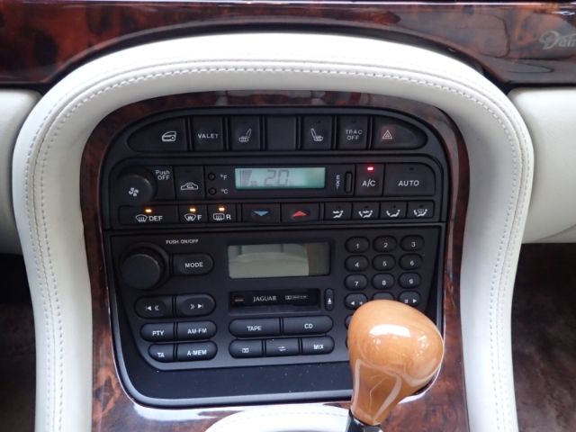 Fahrzeugabbildung Jaguar XJ Daimler 4.0 Leder e-Sitze Alarm Klima el.SP e