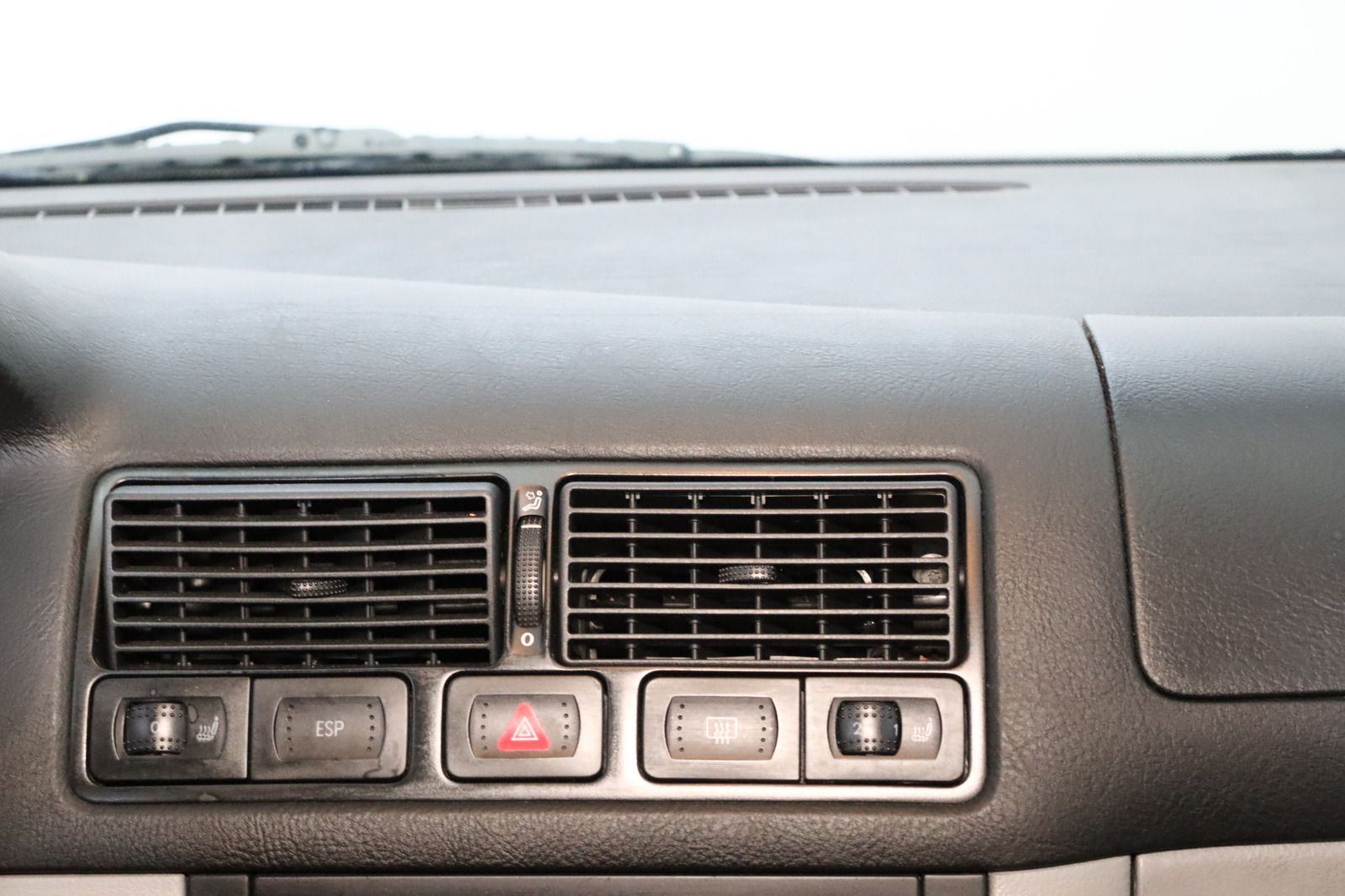 Fahrzeugabbildung Volkswagen Golf 1.9TDI Special * Klima *  SHZ