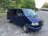 Volkswagen T4 Multivan Rostfrei Klima AHK Tempomat - Volkswagen T4 Multivan mit Diesel-Antrieb: Kleinbus