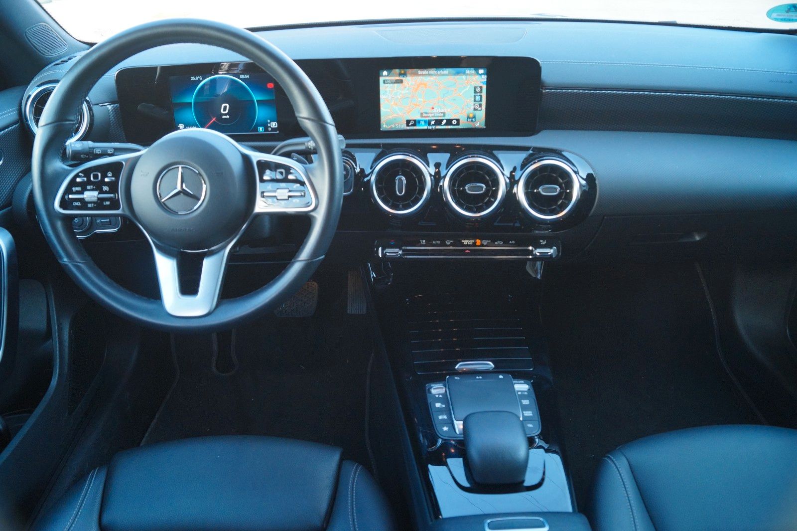 Fahrzeugabbildung Mercedes-Benz CLA Shooting Brake CLA 200 d