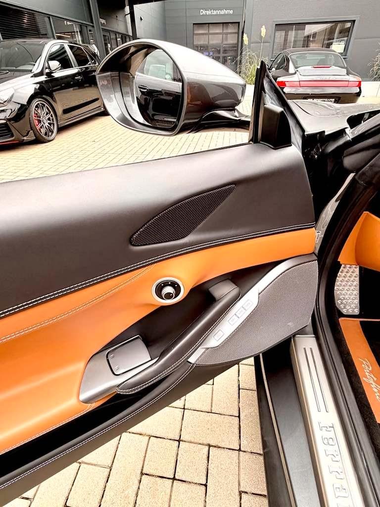 FERRARI PORTOFINO GRIGIO SILVERSTONE