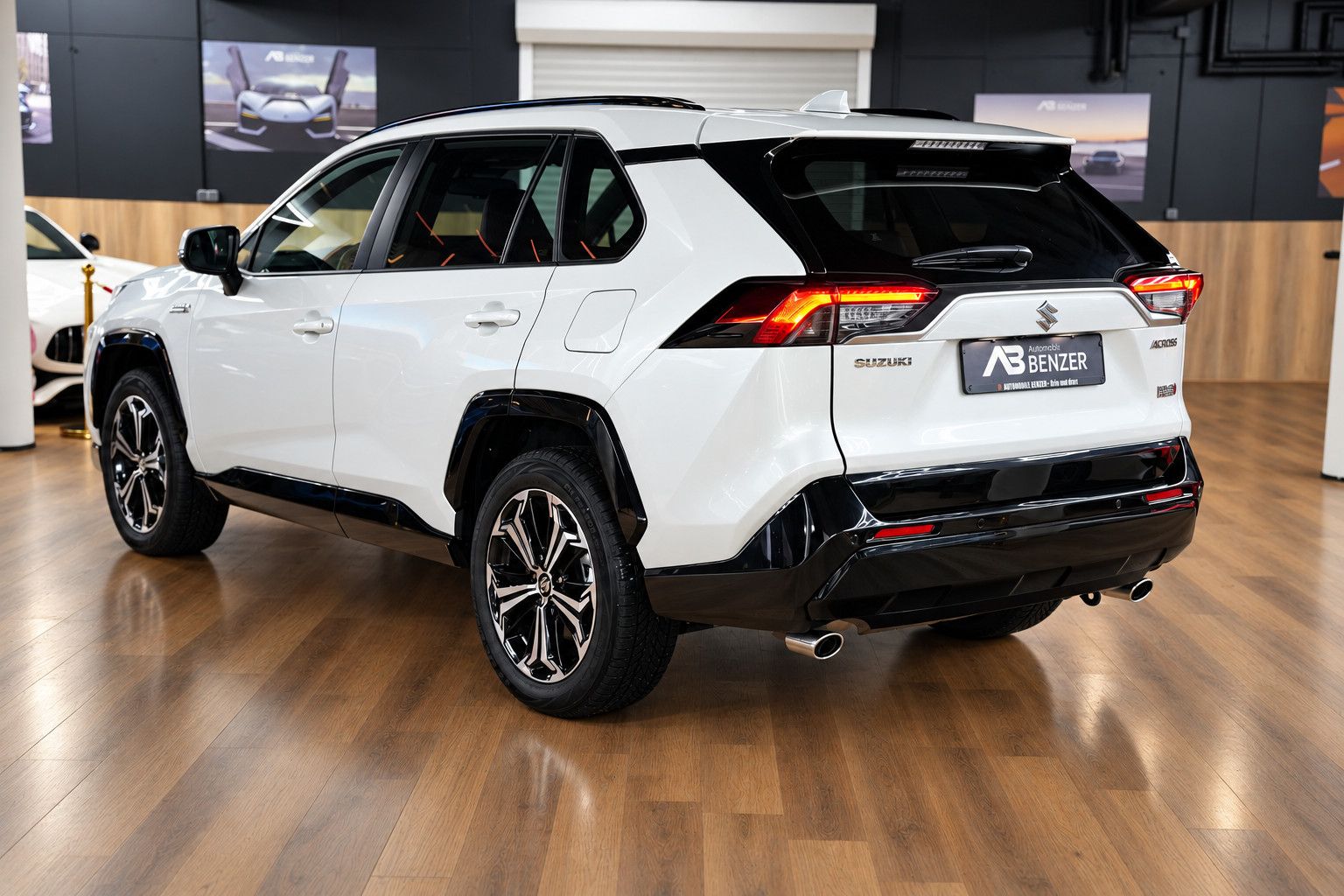 Fahrzeugabbildung Suzuki Across 2.5 Plug-In Hybrid Comfort+ E-Four/ACC/