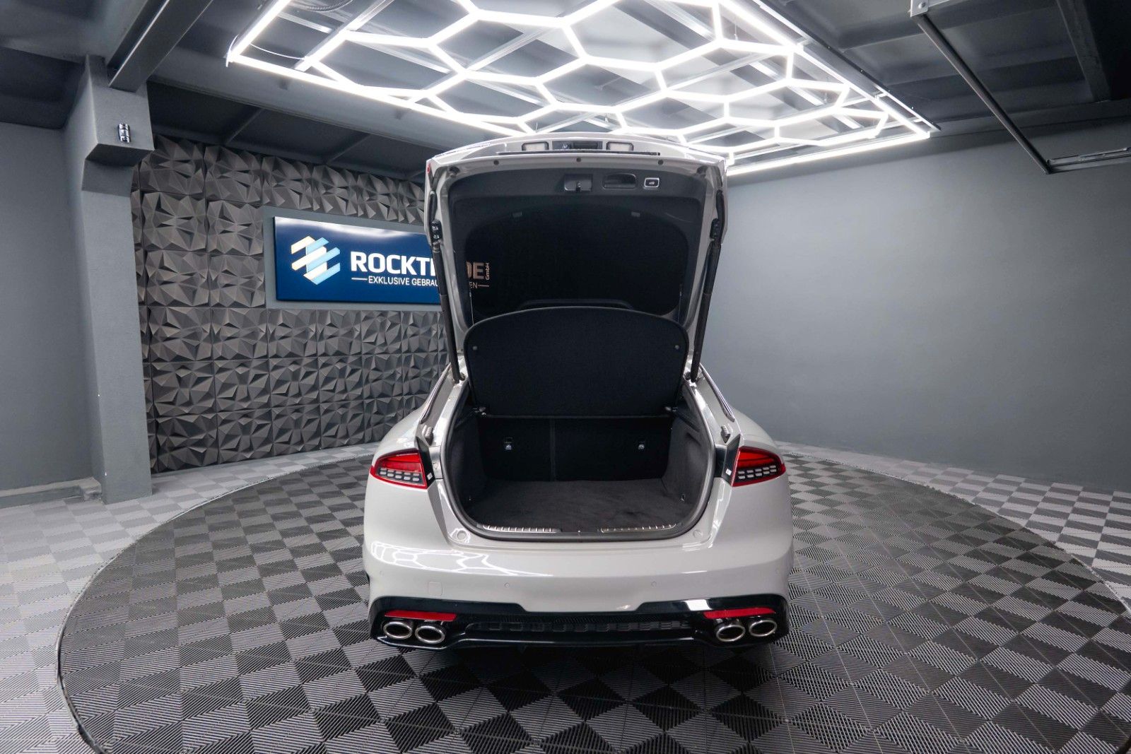 Fahrzeugabbildung Kia Stinger GT 4WD Performance | Pano | ACC | LED