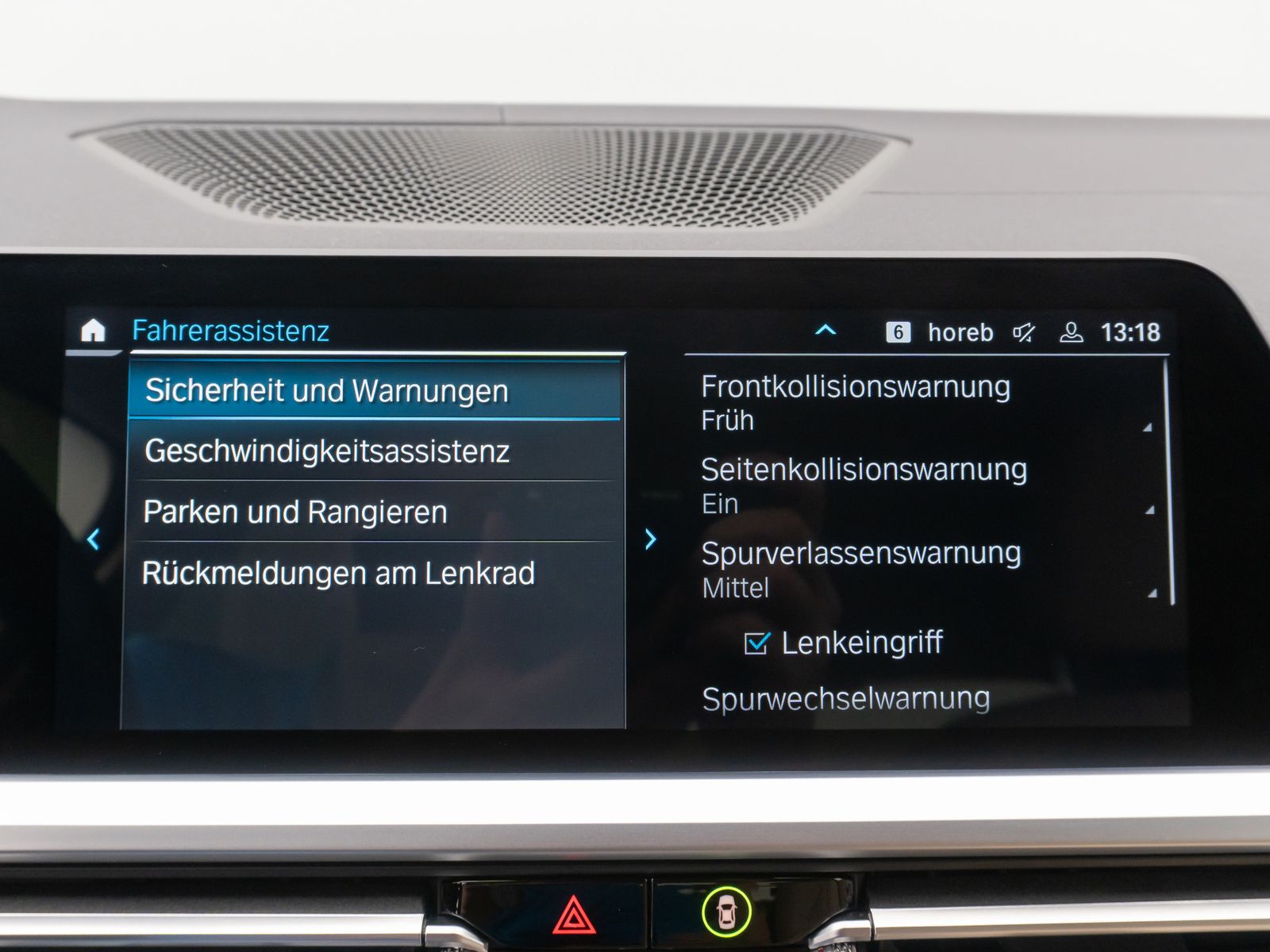Fahrzeugabbildung BMW 330e Luxury Line 360°Laser HUD DAB H/K Komfort