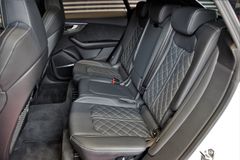Fahrzeugabbildung Audi SQ8 4.0 TDI quattro Matrix Pano ACC B&O Carb 22"