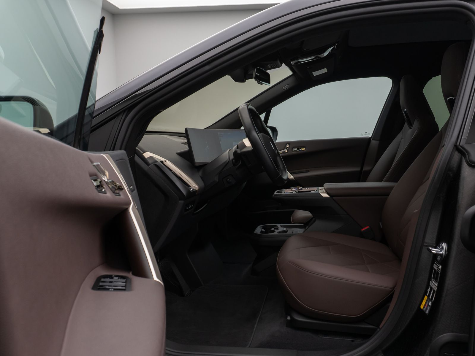 Fahrzeugabbildung BMW iX xD40 Sport DAB SoftClose SkyLounge H/K 21Zoll