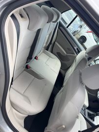 Volkswagen Golf - 10