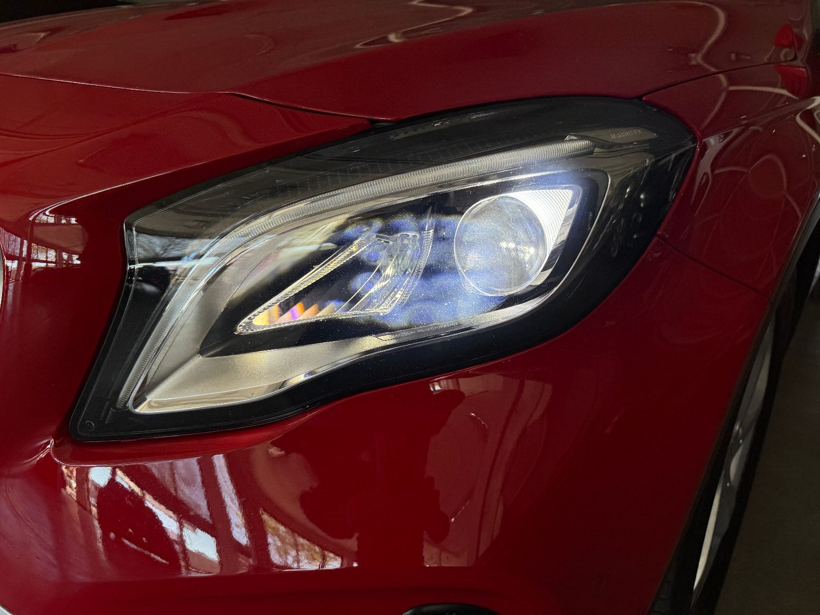 Fahrzeugabbildung Mercedes-Benz GLA 200 7G-DCT SPORTPAKET URBAN NAVI LED KAMERA