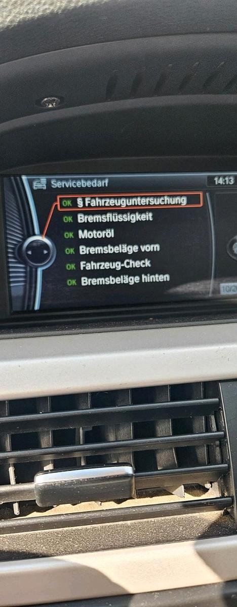 BMW 318 2011 — photo 5