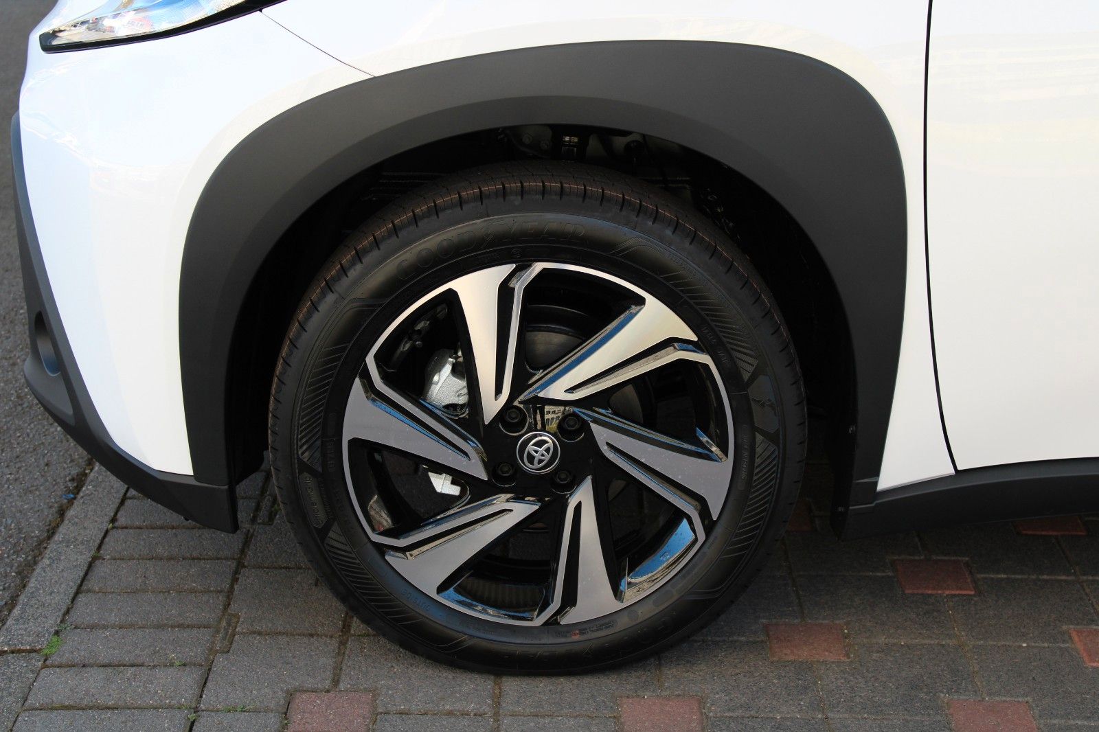Fahrzeugabbildung Toyota Aygo X Play AUTOMATIK + Alu + AKR