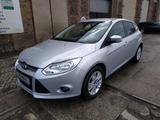 Ford Focus 1.6 TÜV NEU/ Sitzheizung/ ALU/ PDC/ Allwet - Ford Focus aus 2011: 1.6