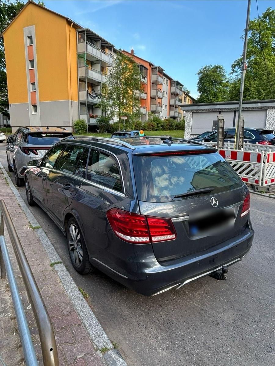 Mercedes-Benz E250 2015 — engine 204 HP (150kW)