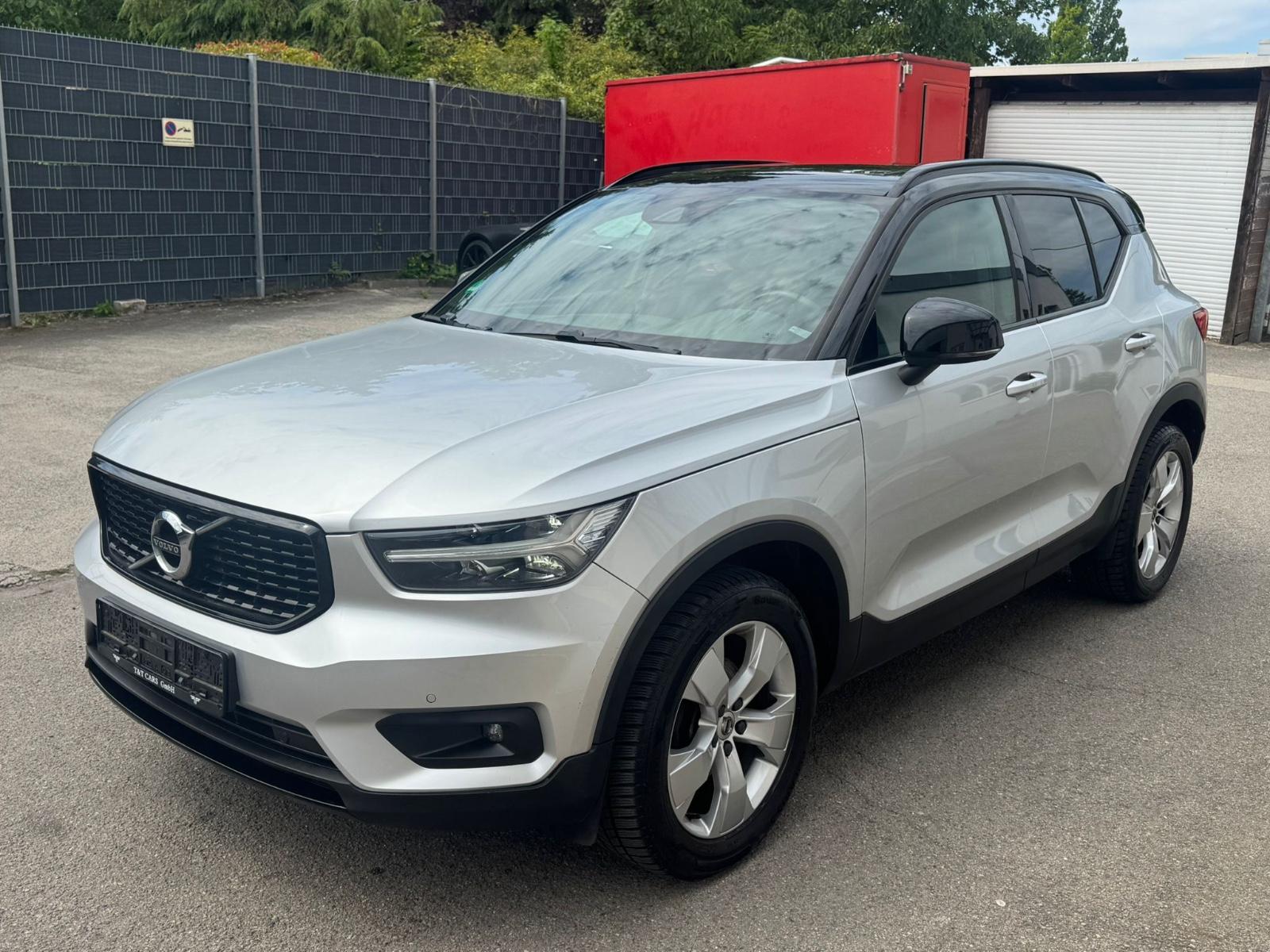 Volvo XC40 R Design 2WD T3-Xenium-Sensus-Kamera-Pano-
