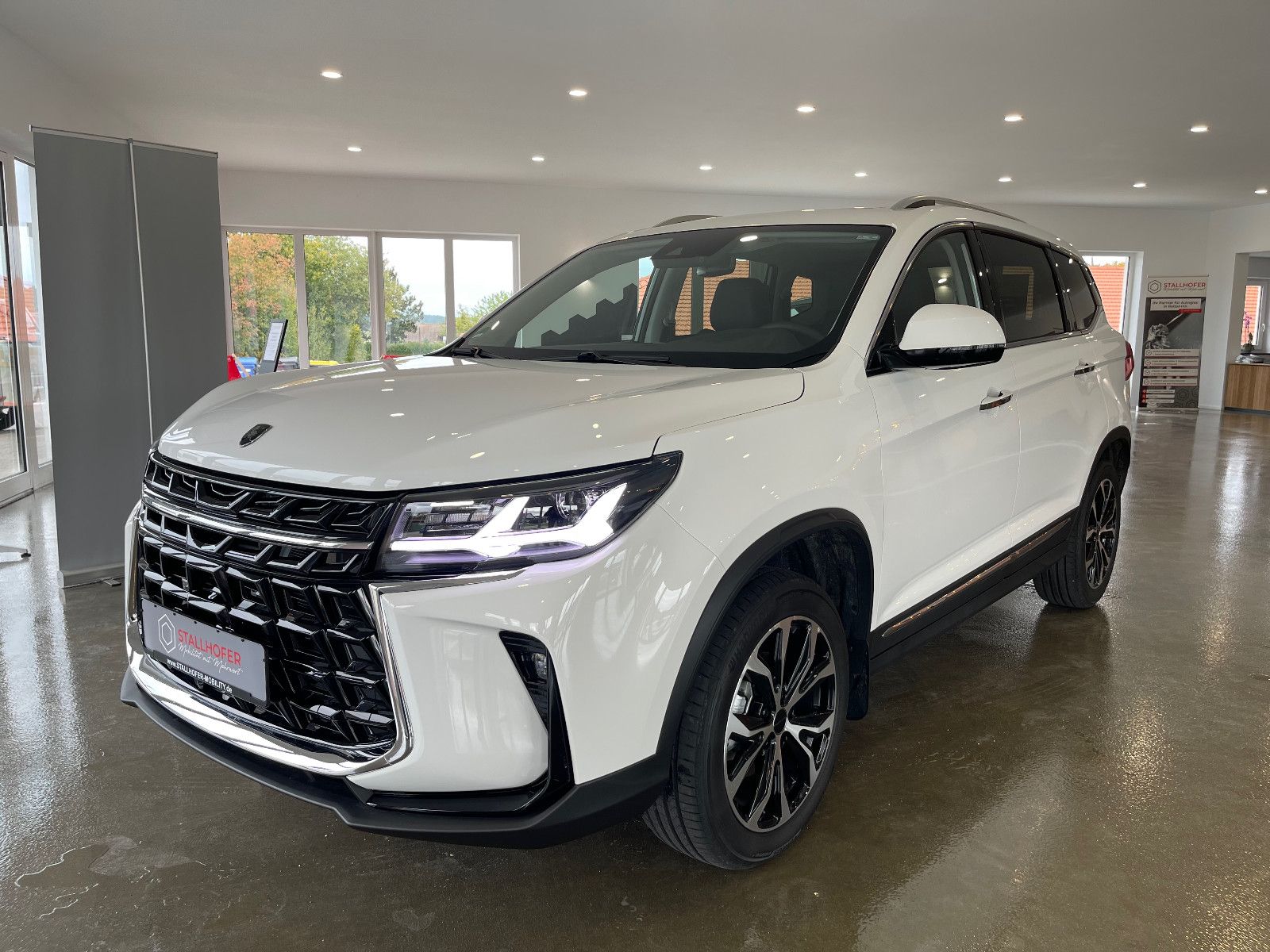 DFSK Forthing 3 PANO Leder CarPlay SHZ inkl. ÜBF STM