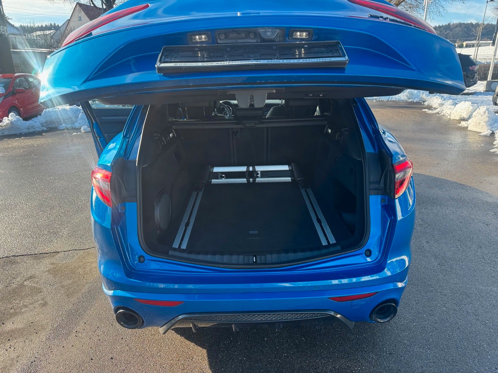 Fahrzeugabbildung Alfa Romeo Stelvio Veloce Glasdach Memory Alcantara Navi