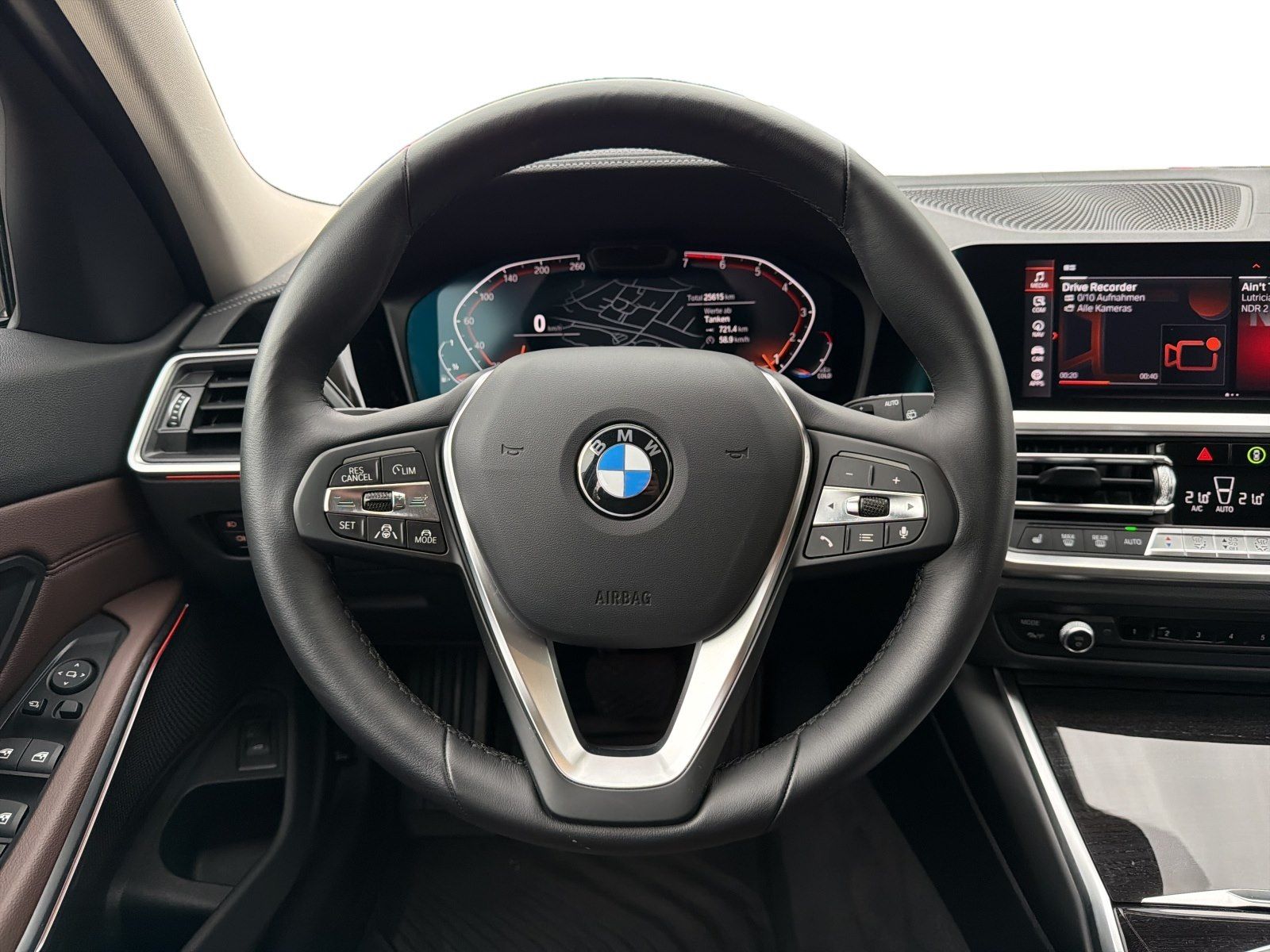 BMW 318i Touring AHK 360° RFK LORDOSE LED SHZ DAB BT foto 11