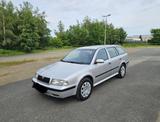 Skoda Octavia Kombi SLX 2.0 Benzin 116 PS ... - Skoda Octavia aus 2000: Kombi