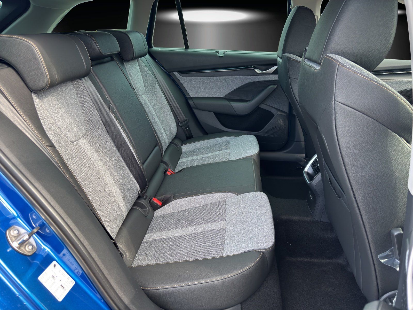 Fahrzeugabbildung SKODA Octavia Combi Balance 1,5 TSI mHEV 110 kW DSG