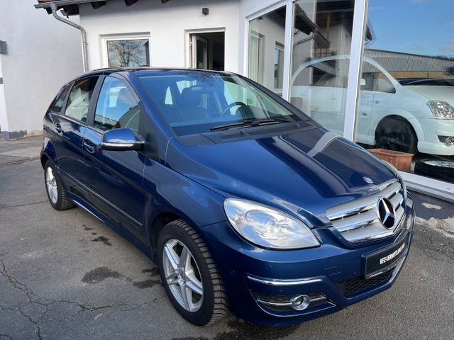 Mercedes-Benz B 200,NAVI,TEILEDER,PANORAMA-FALTDACH.