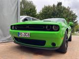 Dodge Challenger V6 mit neuen 21 Zoll Rädern - Dodge: Grün