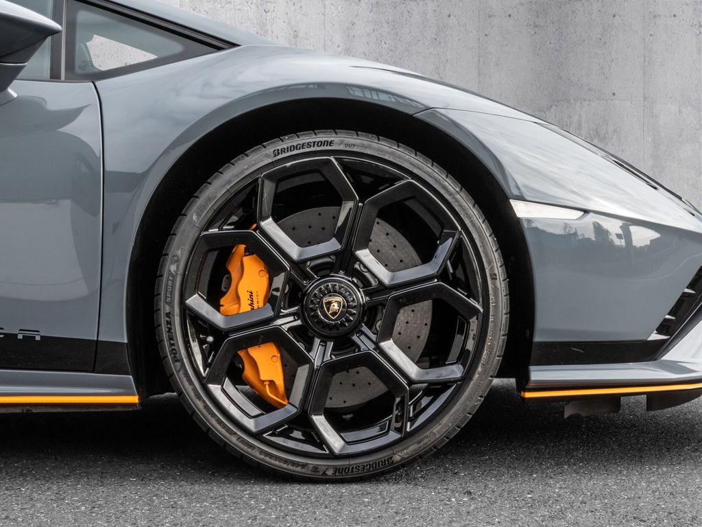 LAMBORGHINI Huracán 2024