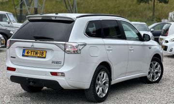Mitsubishi Outlander - 3