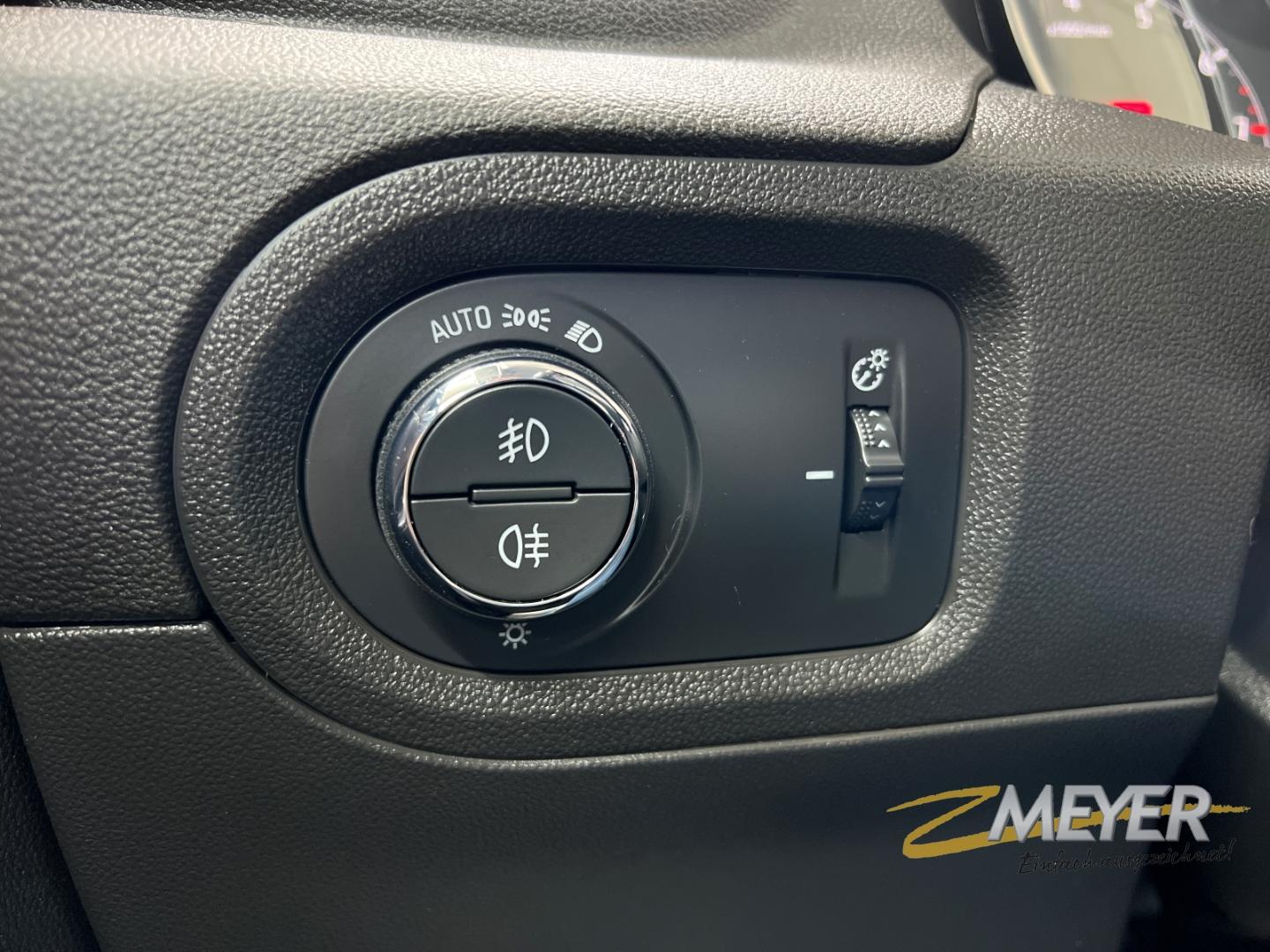 Opel Grandland X Ultimate 1.2 MT6 AHK PDC SHZ LHZ AGR