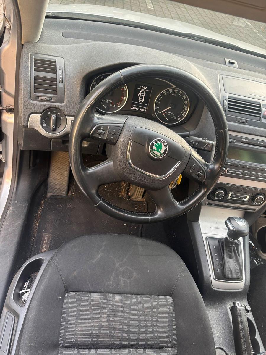 Skoda Octavia 2009 — photo 8