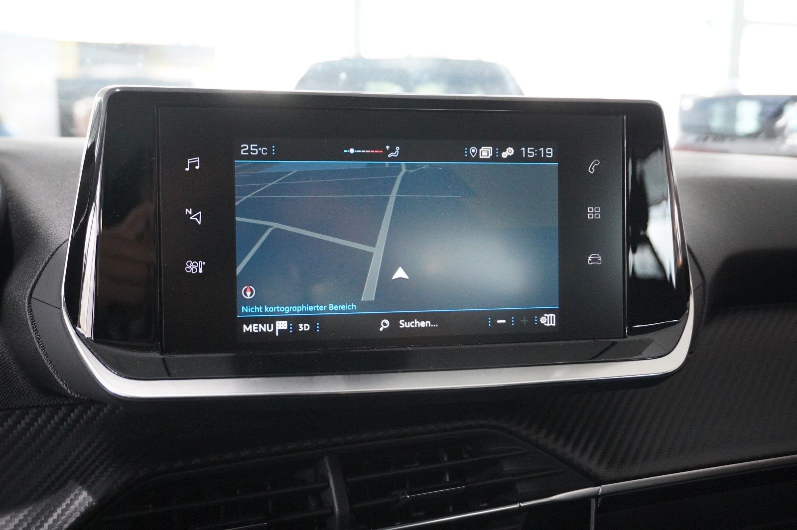 Fahrzeugabbildung Peugeot 2008 1.2 PURETECH NAVI/SHZ/KAMERA/TEMP/DAB+