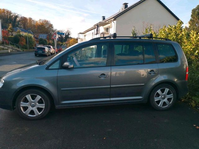 Volkswagen Touran, Diesel 2 Liter, 165882 km, Automat...