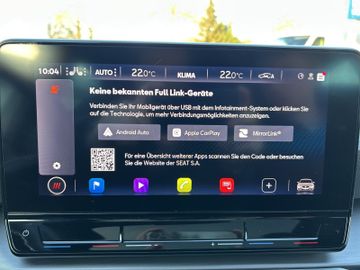 Seat Leon 1.5 eTSI FR AHK+Kam.+KeyLess+LED+Navi+Pano