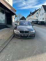 BMW E90 330i xdrive - BMW 330 aus 2006: 330i