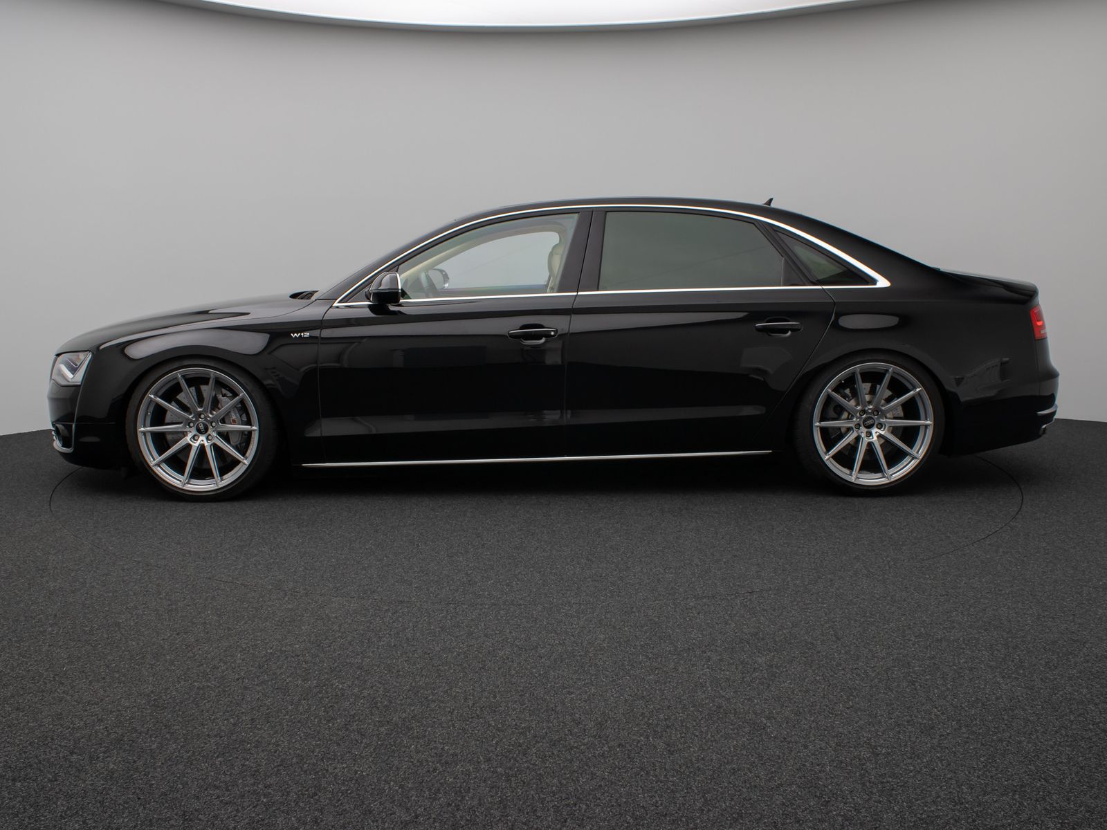 Fahrzeugabbildung Audi A8 W12 Lang Chauffeur GSD B&O Keramik TV Voll