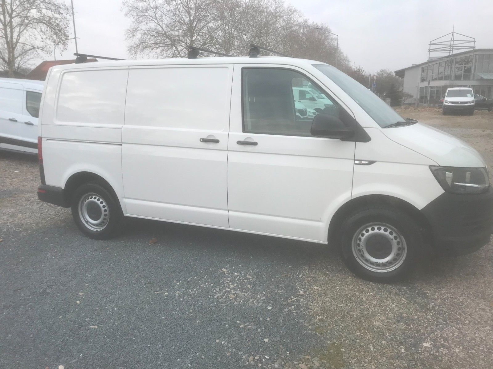 Fahrzeugabbildung Volkswagen T6 Transporter Kasten-Regale,AHK,SHg