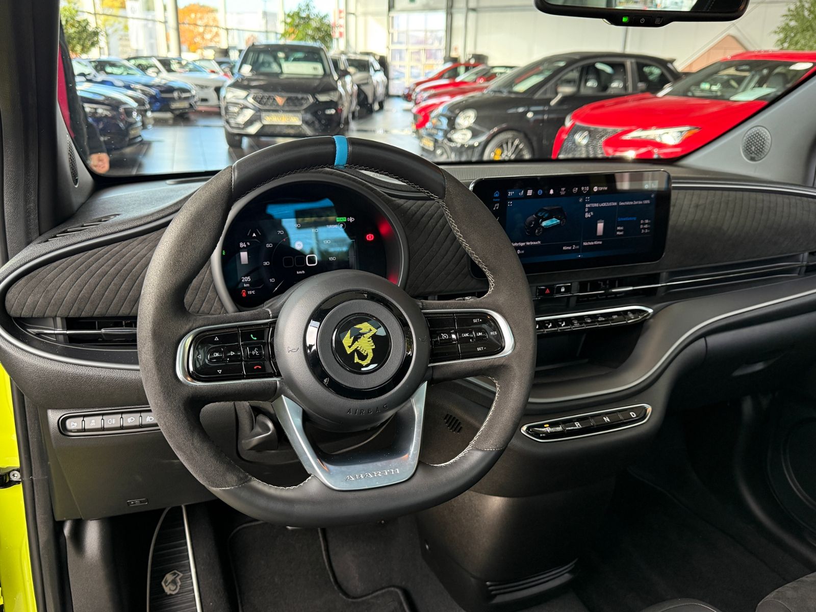 Fahrzeugabbildung Abarth 500e 42kWh Scorpionissima PANO KAM LED