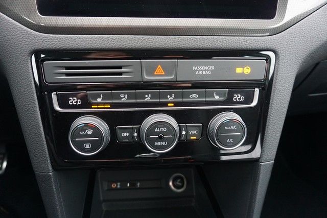 Fahrzeugabbildung Volkswagen Golf Sportsvan TSI Join Navi ACC PDC SHZ App-Con