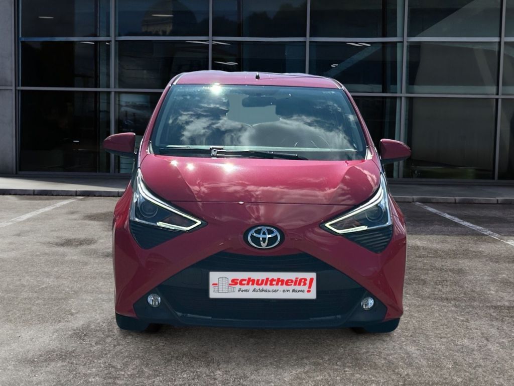 Fahrzeugabbildung Toyota Aygo x-play club