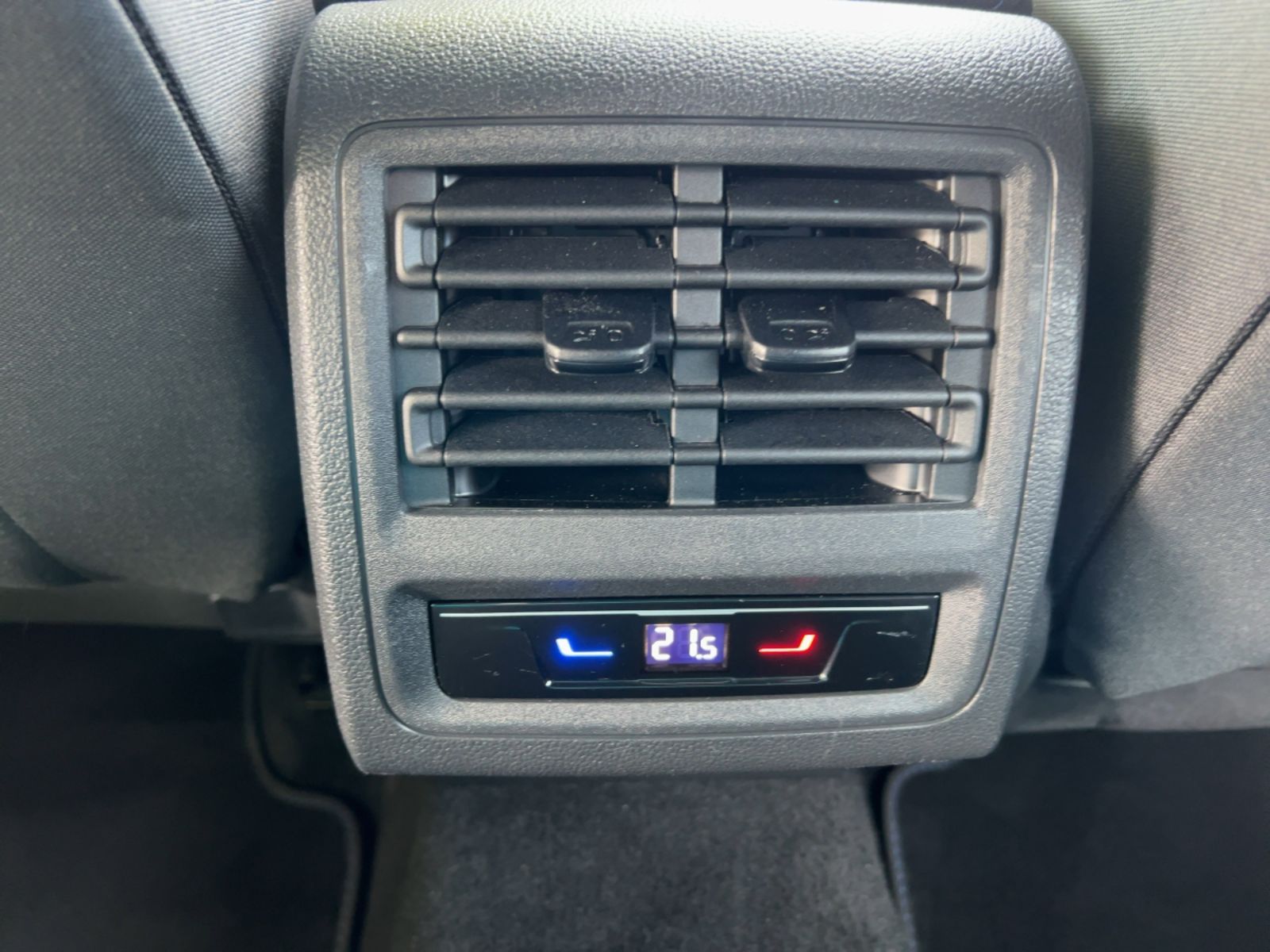 Fahrzeugabbildung Volkswagen Golf VIII GTE 1.4 eHybrid Alu LEDPlus Navi Kamer