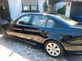 BMW 318d -E90 Facelift - BMW 318: 318d E90
