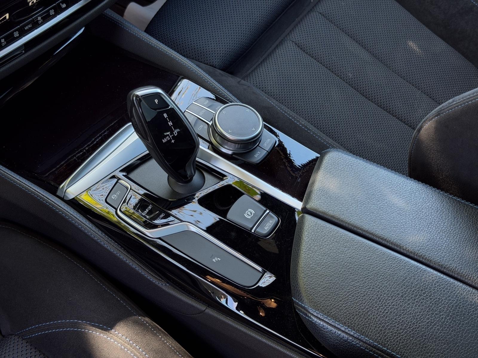 BMW 530d M Sport ACC|PANO|AHK|HEAD-UP|LED|NAVI|SHZ