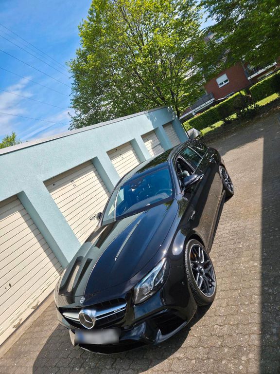 Image of Mercedes-Benz E 63 AMG