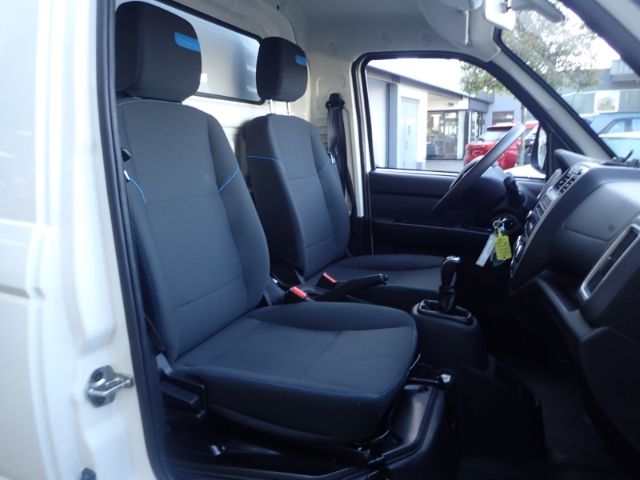 Fahrzeugabbildung Piaggio Porter NP6 LR SW LPG TOP Kofferaufbau 307Radstan